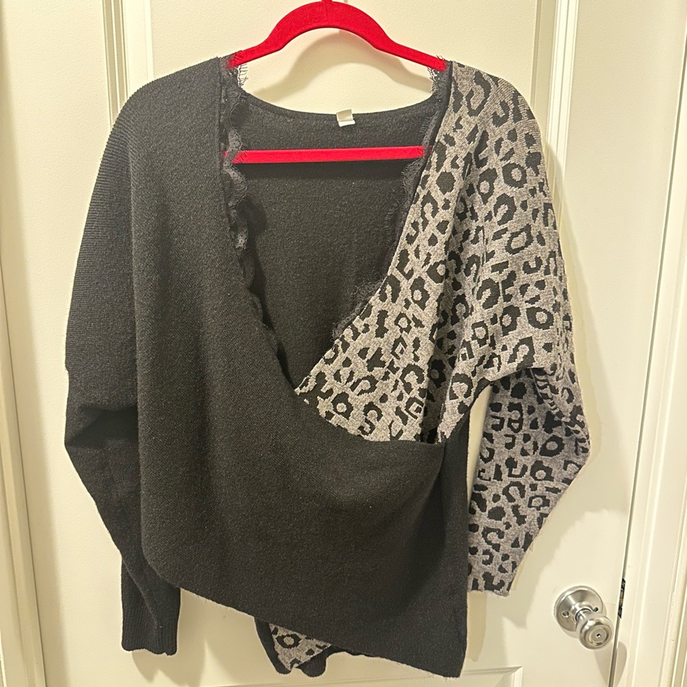 Long sleeve half cheetah half black top